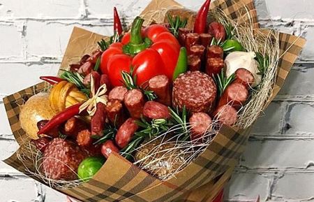 Подарунковий кошик на будь-який смак своїми руками