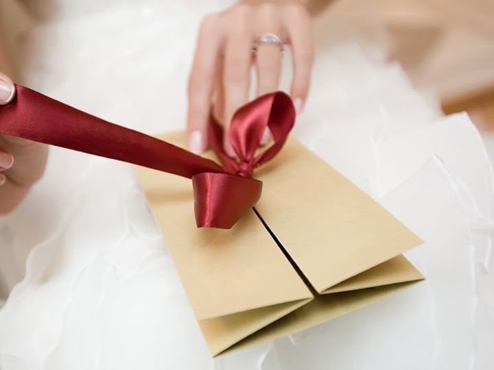 Подарунки від нареченої: дивовижні способи розповісти нареченому про свою любов